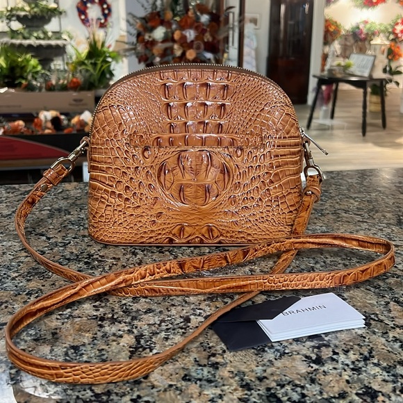 Beautiful Brahmin crossbody purse - Picture 6 of 13